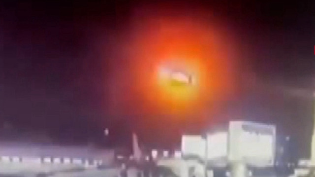 Washington’da helikopterle yolcu dolu uçağının havada çarpışma anı