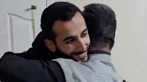 Umreden dönen imam ile yolunu gözleyen down sendromlu Savaş’ın buluşması kalplere dokundu