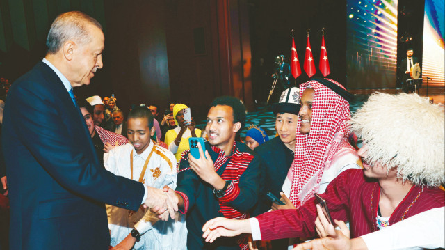 Gelin bu hançeri el ele çıkaralım