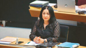 11 bin Euro rüşvet aldı maaşına da el koyacaklar