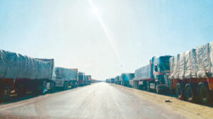 Gazze açlıktan ölüyor: Bin 500 tır kapıda