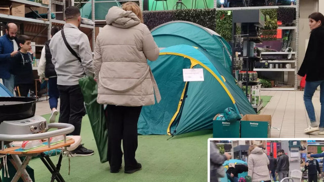 İstanbul’da çadır satış yerlerinde yoğunluk oluştu