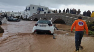 Komşu’yu sel vurdu: Silahlı Kuvvetler hazır duruma geçti