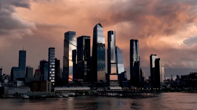 New York semalarında doğa tiyatrosu: Raf bulutları gün batımıyla dans etti