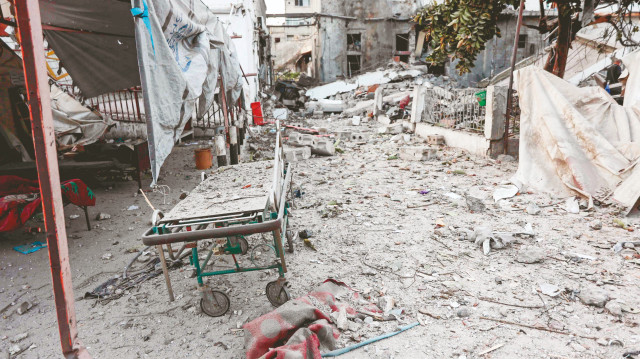 Son hastane iki füzeyle vuruldu