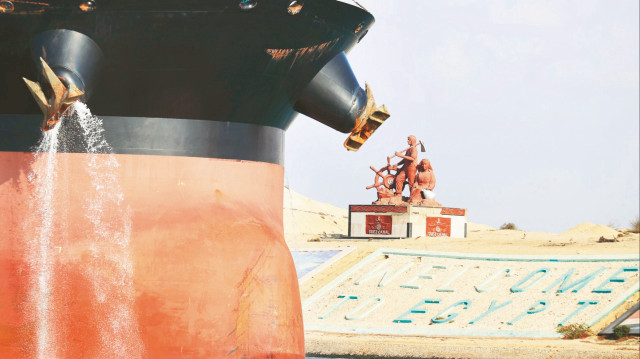 Trump bu kez Süveyş’e göz dikti