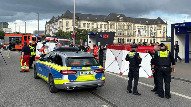 Almanya’da tren istasyonunda bıçaklı saldırı: 12 kişi yaralandı
