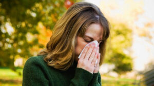 Burun tıkanıklığı geçmiyorsa dikkat: Alerjik rinit mi, sinüzit mi? Uzmanı yanıtladı