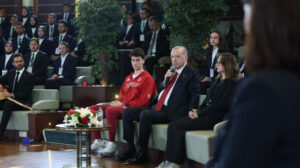 Gençler sordu Cumhurbaşkanı Erdoğan yanıtladı: Size terörsüz bir Türkiye emanet edeceğiz