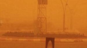 Irak’ı vuran kum fırtınaları ülkeyi günde 1 milyon dolar zarara uğratıyor