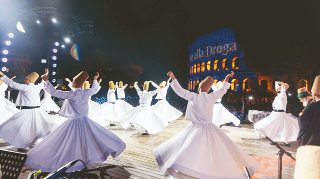 Mevlana’nın çağrısı Kolezyum’da yankılandı