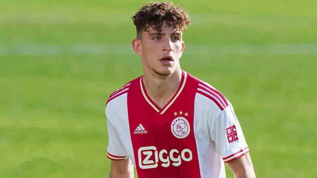 Ajax teknik direktörü açıkladı: ‘Ahmetcan Kaplan başka bir kulüple görüşüyor’