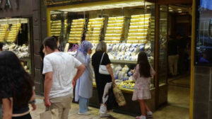 Altını alan değil satan daha fazla