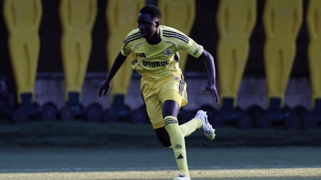 Fenerbahçe ilk maçına çıktı: Genç yıldız adayı merak uyandırdı!