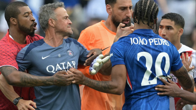 Luis Enrique maç sonu Joao Pedro’ya vurdu: Saha karıştı, oyuncular birbirine girdi!