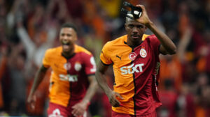 Osimhen’den dik duruş: Galatasaray’da oynamak için kulübüne rest çekti!