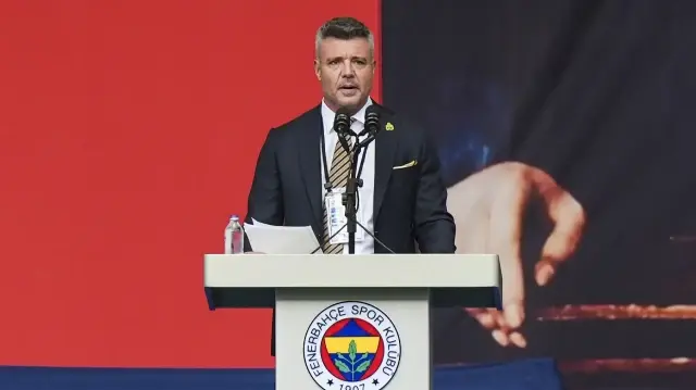 Fenerbahçe’de büyük değişim başlıyor: Saran radikal kararların eşiğinde!