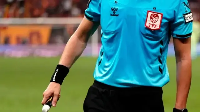 Maç öncesi büyük şok: Hakem bıçaklı saldırıya uğradı