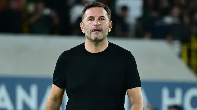 Okan Buruk Galatasaraylı yıldızın baygınlık geçirdiğini açıkladı