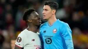 Berke Özer’den tarihe geçen 3 penaltı kurtarışı: Roma’nın kabusu oldu | VİDEO