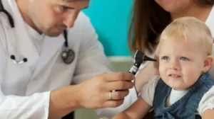 Çocuklarda orta kulak iltihabı belirtileri ve korunma yolları nelerdir? Uzmanından açıklama