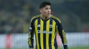 Fenerbahçeli yıldızın bacağının son hali şoke etti! Hakem sarı kartla geçiştirdi