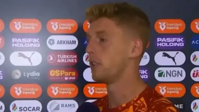 Galatasaraylı futbolcudan yayıncı kuruluşa olay gönderme: Bunu da RT’leyin