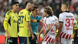 Halil Umut Meler Samsunspor’un golünü iptal etme nedenini açıklamış