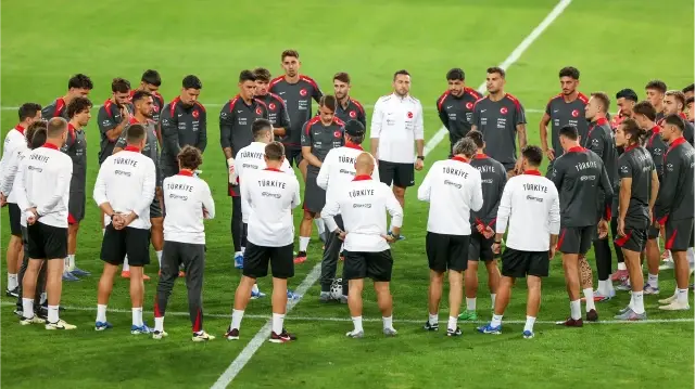 Milli yıldızın kulübünden tepki: ‘Madem oynatılmayacak neden çağrılıyor?’