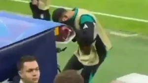 RAMS Park’ta gündem olan görüntü: Liverpool’un yıldızı zor anlar yaşadı | VİDEO