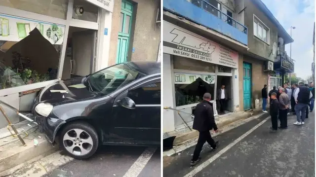 Sürücüsünü hakimiyetini kaybetti: Otomobil son hızla dükkana girdi