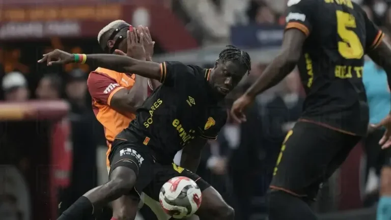 Victor Osimhen’den kırmızı kart pozisyonu  için ses getirecek açıklama: ‘Diğer rakibimiz ağlayacak’