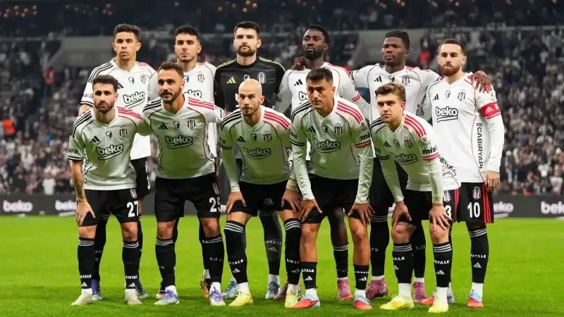 Beşiktaş’ın yıldızı futbolu bırakma kararı aldı: Derbi öncesi başkana iletti