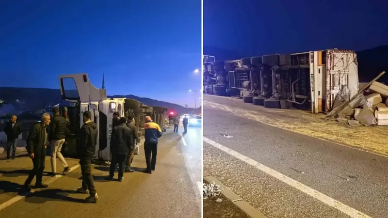 Bingöl’de saman yüklü kamyon devrildi