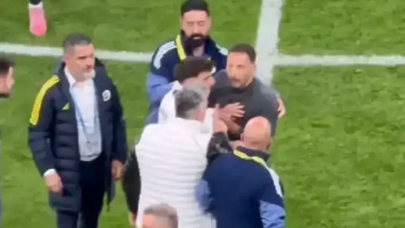 Derbi sonrası ortalık karıştı: Tedesco’nun galibiyet sevinci gerginlik çıkardı | VİDEO