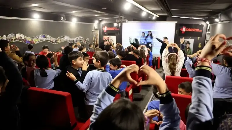 ‘Gezen Sinema Tırı’ Sivas’ta: 24 günde 20 bin çocuğa ulaşması hedefleniyor
