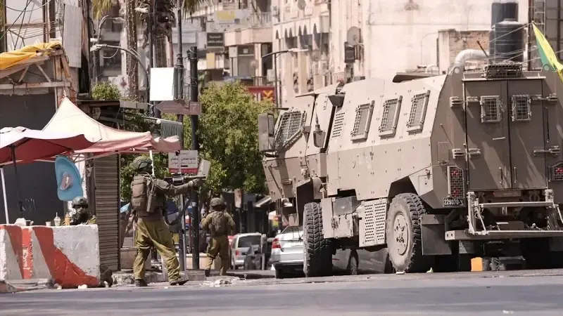 İsrail ordusu Batı Şeria’da baskın düzenledi: 32 Filistinli gözaltına alındı