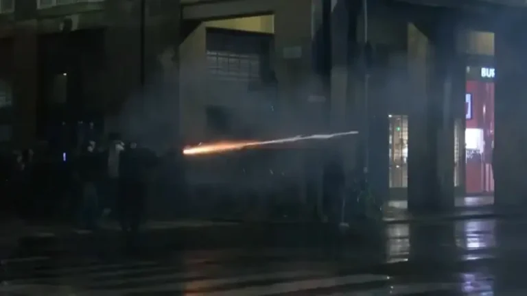 İtalya’da sokaklar karıştı: Bologna’da Virtus-Maccabi Tel Aviv maçı öncesi İsrail takımı protesto edildi