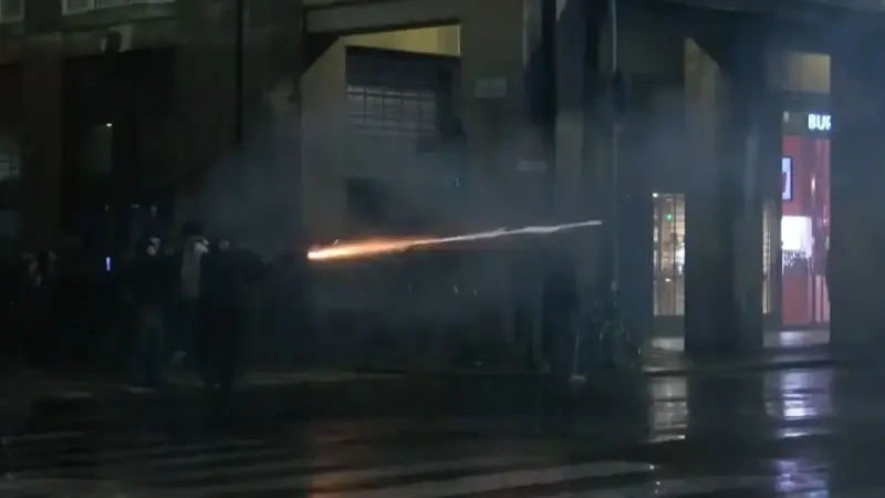 İtalya’da sokaklar karıştı: Bologna’da Virtus-Maccabi Tel Aviv maçı öncesi İsrail takımı protesto edildi