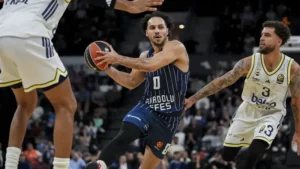 Shane Larkin’den kötü haber: Uzun süre forma giyemeyecek