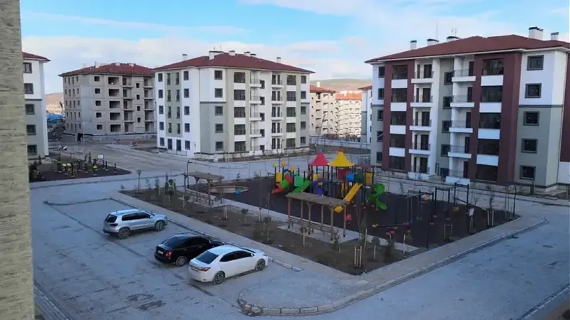 80 metrekarelik 2+1 TOKİ konutların 2 milyon 950 bin liralık fiyatı ve aylık taksitleri sabit mi kalacak artacak mı?