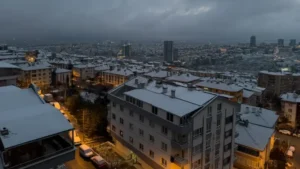 Ankara’ya yılın ilk karı yağdı