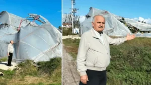 Antalya’nın Manavgat ilçesinde hortum nedeniyle dört sera hasar gördü