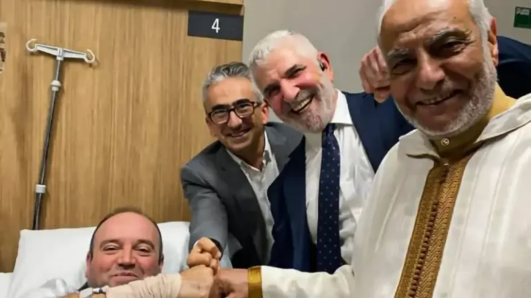 Avustralya Müftüsü Ebu Muhammed Suriyeli Ahmed’i tedavi gördüğü hastanede ziyaret etti