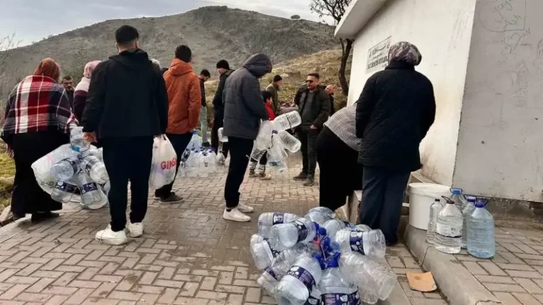 Başkentli çeşme başında