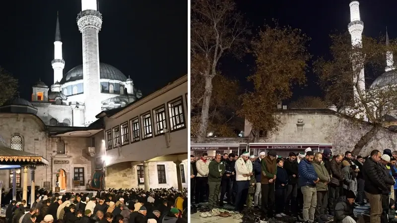 Eyüp Sultan Camisi’nde üç ayların başlaması dolayısıyla dua edildi