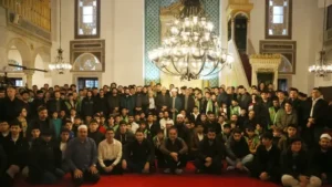 Genç İHH ‘Liseliler sabah namazında buluşuyor’ etkinliği düzenledi