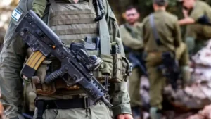 İsrail’den eşiği aşan militarizm: Binlerce asker evlerinde silahlandırılacak