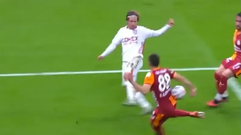 Penaltı mı değil mi? Türkiye’nin konuştuğu pozisyonla ilgili eski hakemler bakın ne dedi