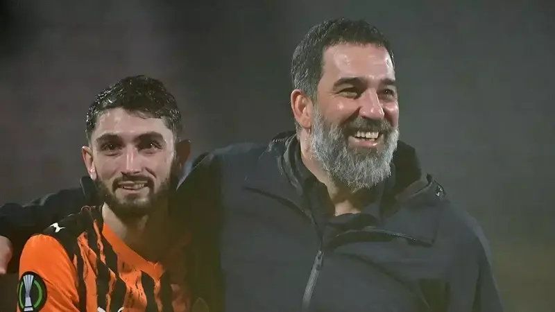 Shakhtar’ın 3 dakikalık dönüşünün sırrı! Arda Turan devre arası takıma ne söylediğini açıkladı